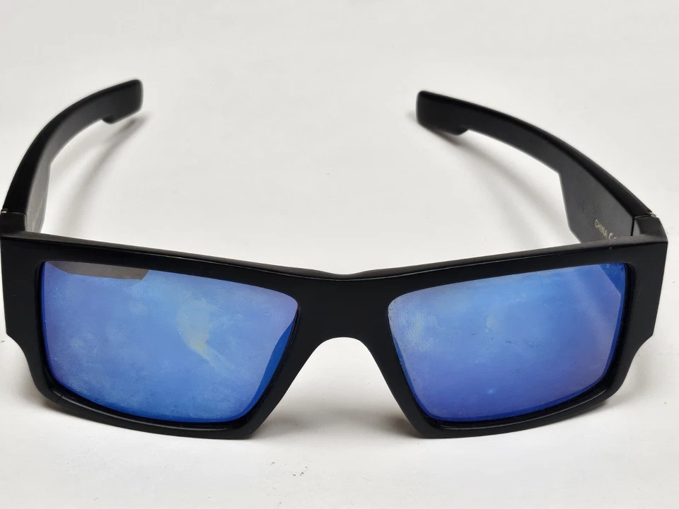 Gafas de sol de diseñador Locs negras envolventes planas Foto 3 de 4