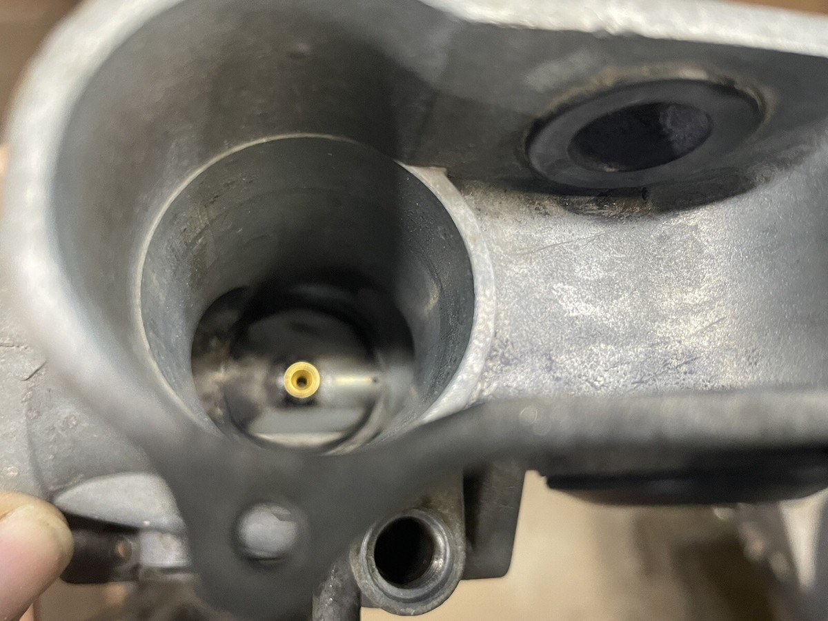 Kawasaki KZ1000B LTD Mikuni Left Inner VM26,Pumper Carburetor