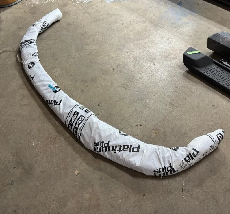 CUBIERTA DEL PARACHOQUES DELANTERO KEYSTONE P/N TO1000198PP 2000 A 2006 TOYOTA TUNDRA Foto 3 de 4