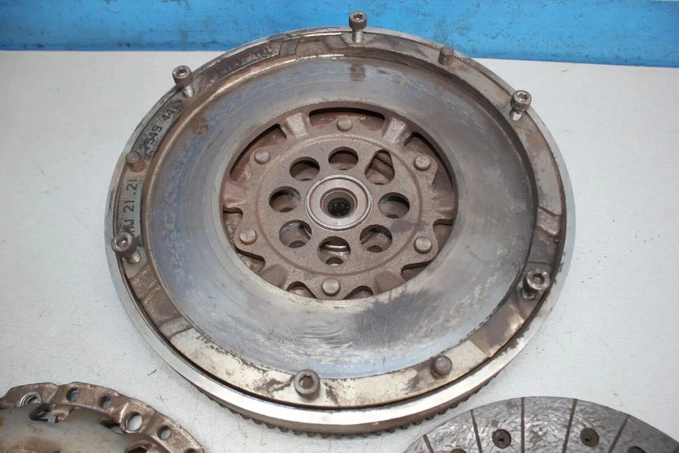 Zweimassen Schwungrad Druckplatte 7549441 7550807 BMW 1er E87 Bj.06 - Bild 4 von 4