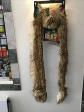 SPIRITHOODS Red Wolf Faux Fur Hat Los Angeles 2015-2016 Collector’s Ed Nice