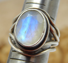 Vintage .925 Sterling silver and rainbow moonstone southwest ring size 6.5 9.1G