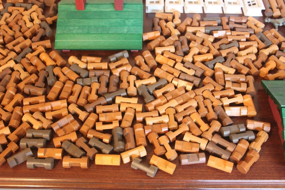 Lincoln Logs HUGE Lot 434 Pieces Vintage Roofs Windows TONS of Different Pieces - Image 3 of 4