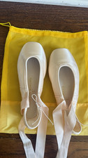 Gaynor Minden Europa Pink Satin Ballet Pointe Shoes w/ Ribbons MPN CL-9M4XDH