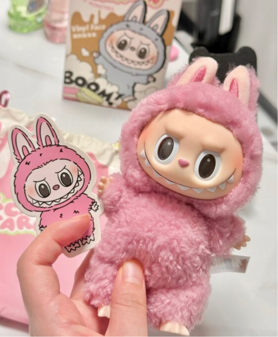 LABUBU Macaron ラブブ マカロン Lychee Berry AUTHENTIC‼️ - LABUBU The Monsters Exciting Macaron - Lychee Berry