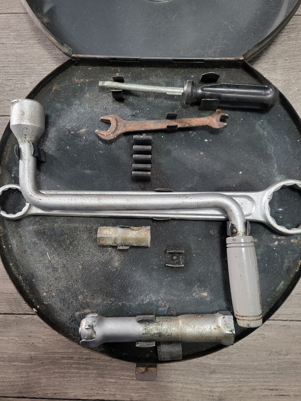 "Authentic" Hazet VW spare tireTool Box eBay