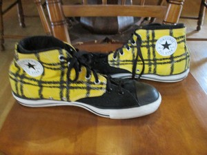 yellow black converse