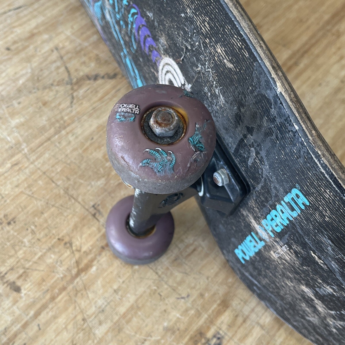 Powell -Peralta™ Mini Skull & Sword Skateboard Complet Blanc