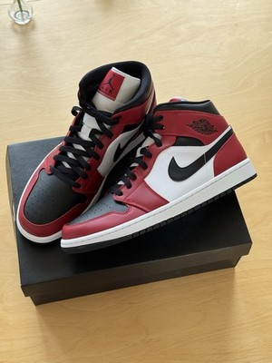 Nike Air Jordan 1 Mid Chicago Black Toe, Größe 45 US11