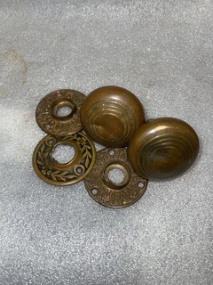Antique Hardware Lot Knobs And Rosettes For Parts Crafts (damage)