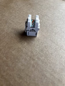 Leviton 61110-RW6 Extreme Cat 6 QuickPort Jack 25 Pack White Pre Owned