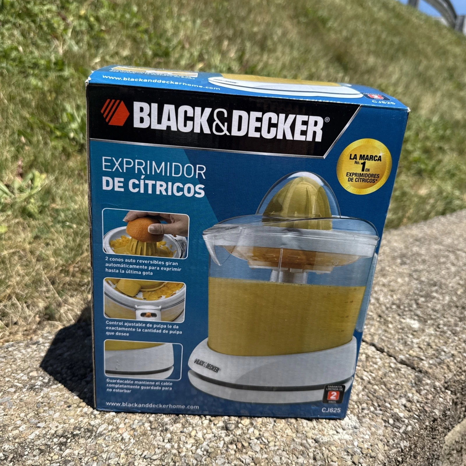 BLACK+DECKER 32oz Citrus Juicer, White, CJ625, Open Box New - never used