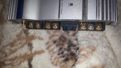 Alpine V12 MRV1005 Amplifier 2/1 channel FREE POST inc insurance