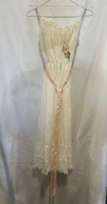 50'S TEMPO Brand vtg NIGHT GOWN WITH PINK BOW SZ 32