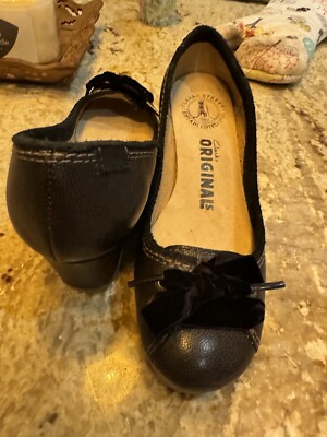 Clarks Yarra Valley Black Leather Velvet Bow Wedge Shoes Size
