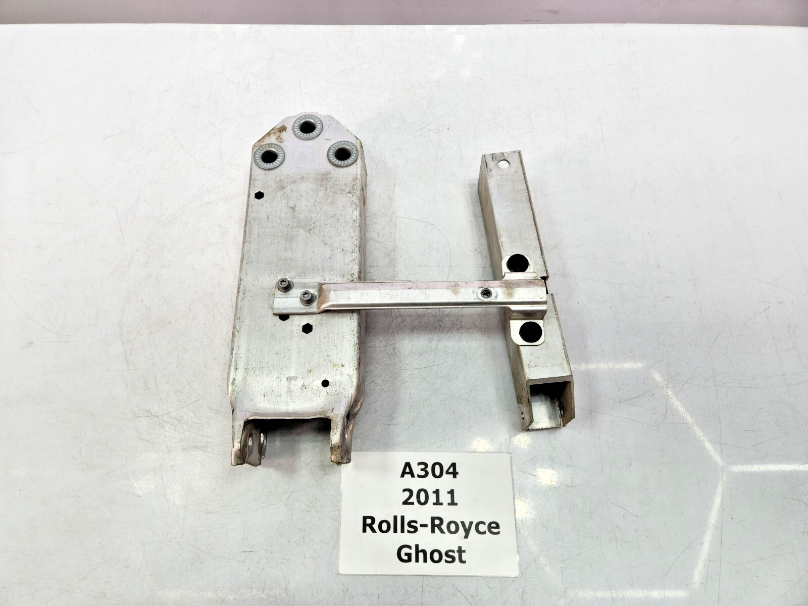 ✅ 10-14 OEM Rolls-Royce Ghost RR4 Front Bumper Right Support Deformation Bracket