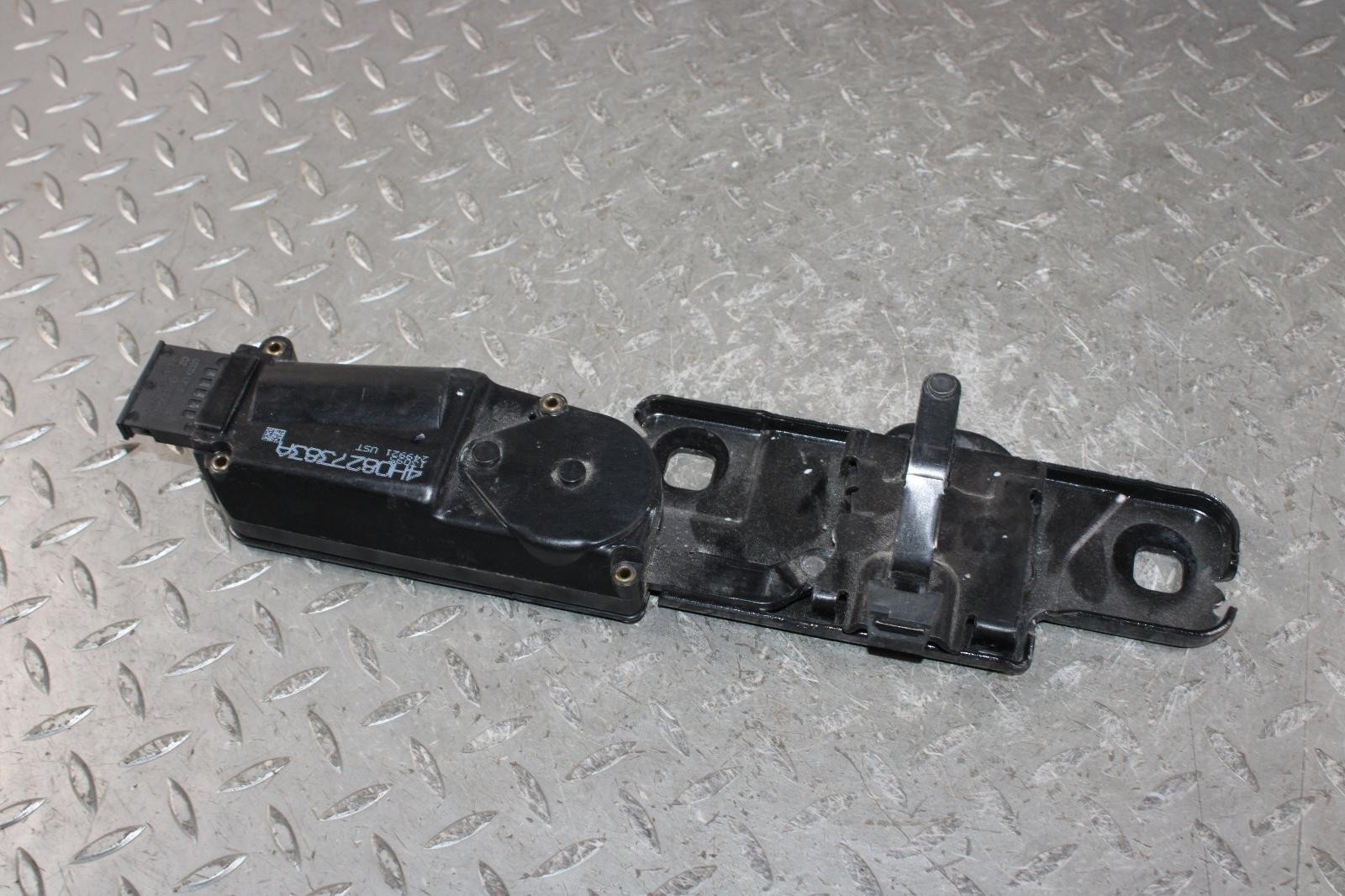 14-18 Flying Spur Rear Trunk Hatch Decklid Striker Plate Assy OEM Factory OE WTY