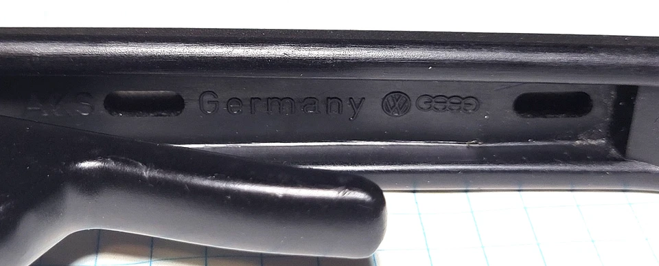 VW Rt Front Outer Door Handle w/ New Lock + 2 Keys Gently Used fits Many Models Foto 3 de 4