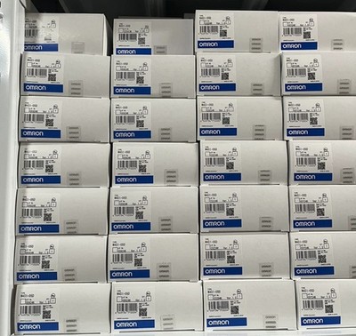 1pcs Omron W4S1-05D hub module