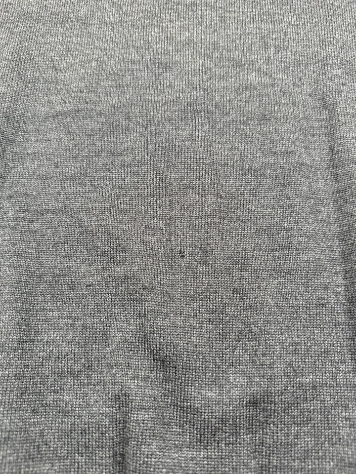 Neiman Marcus Sweater Vest Mens Medium Gray Merino Wool Silk Cashmere V-Neck - Image 2 of 4