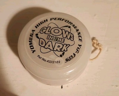 VINTAGE YOMEGA HIGH PERFORMANCE GLOW IN THE DARK YOYO | eBay