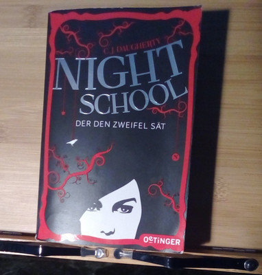 Night School - Der den Zweifel sät von C. J. Daugherty (2015, Taschenbuch)