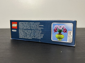 LEGO CREATOR: Fountain (40221) Brand New in Box, sealed