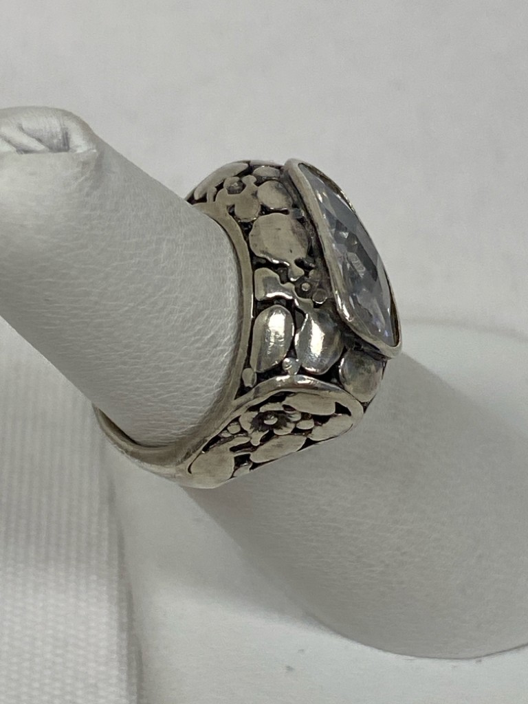 Silver Clear Rectangle(s) Ring - image 2