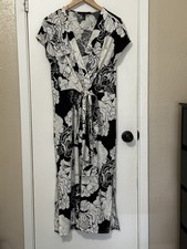 White House Black Market Floral Wrap Tie Front Maxi Dress Small V- Neck