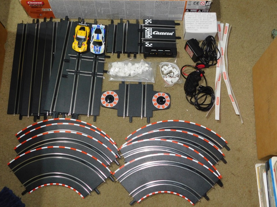 Carrera GT Contest Slot Car Racetrack Set Corvette Ferrari 1:43 ...