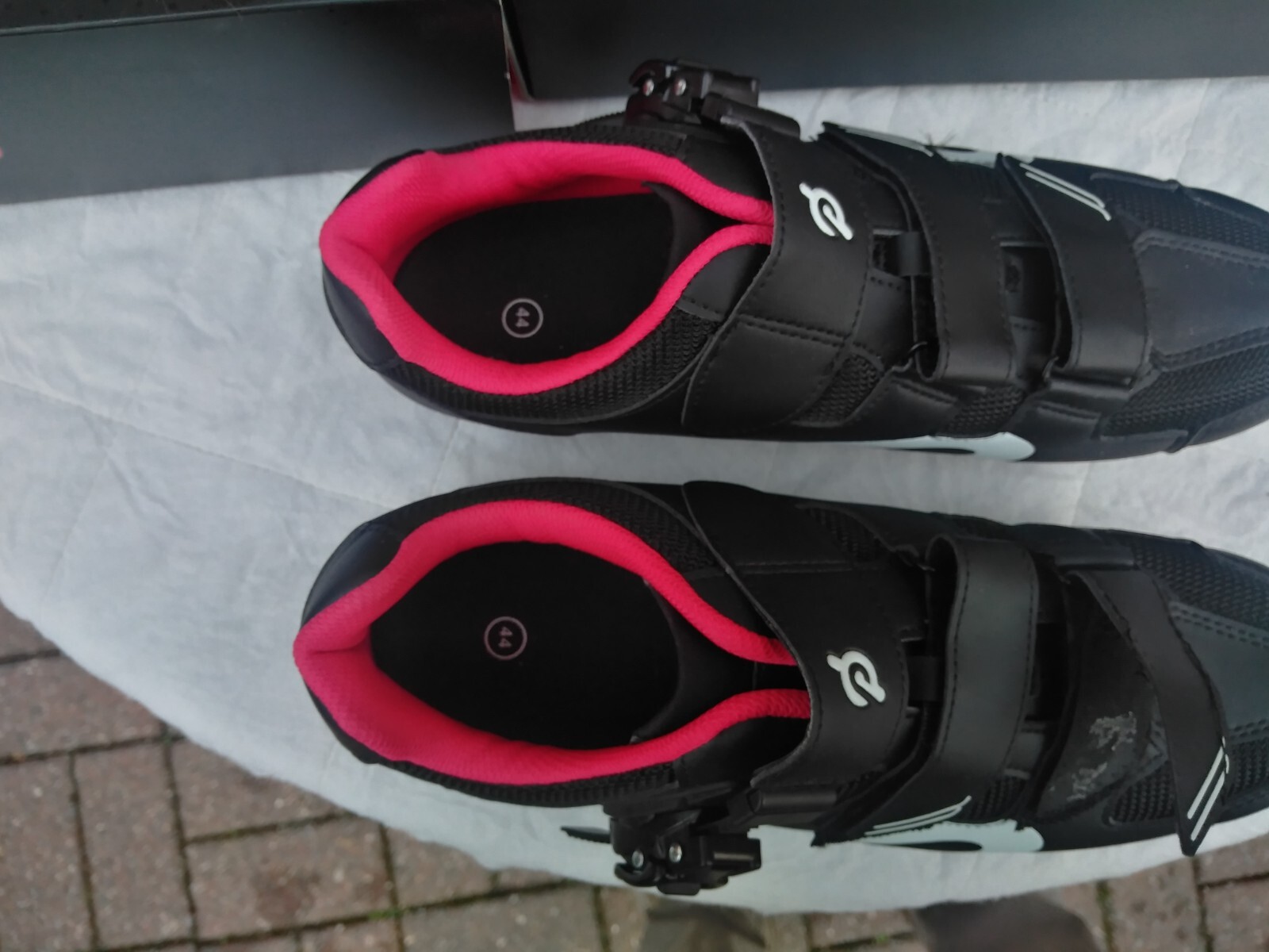 PELOTON UNISEX CYCLING SHOES UK 9.5 EU 44 look delta cleats eBay