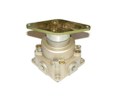 New CKD Corporation  HSVC-8-4H  2-Position Pneumatic Valve 1/4 NPT Made in Japan