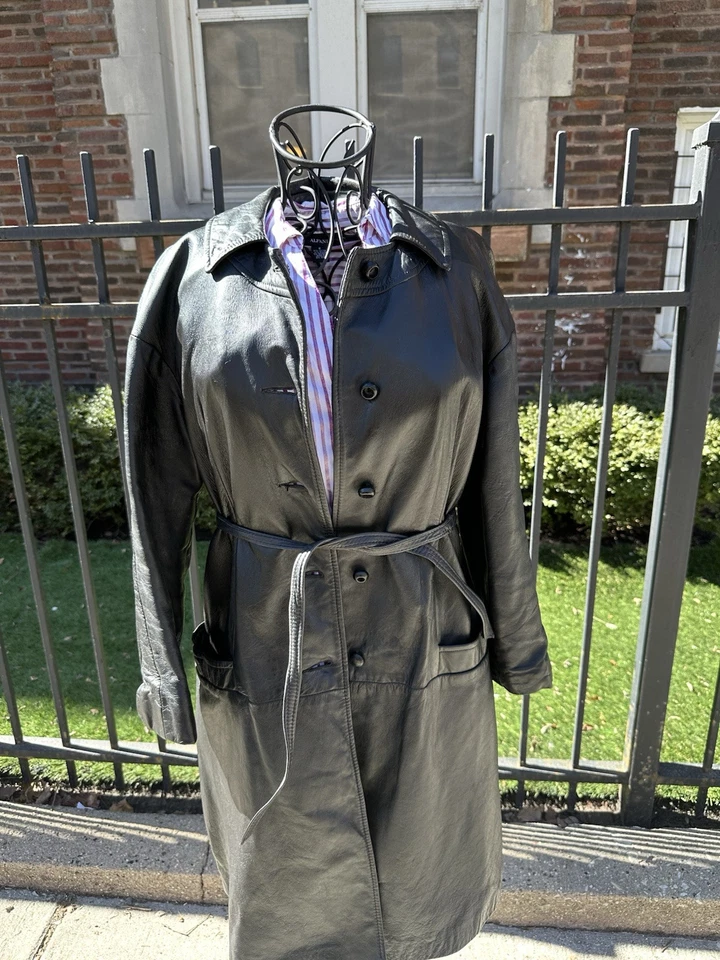 Gabardina de cuero Wilson vintage negra con cinturón chaqueta larga años 60 M gótica Foto 4 de 4