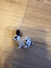 Schleich Kaninchen sitzend schwarz weiß Osterhase Ostern 13121 1996 Farmlife