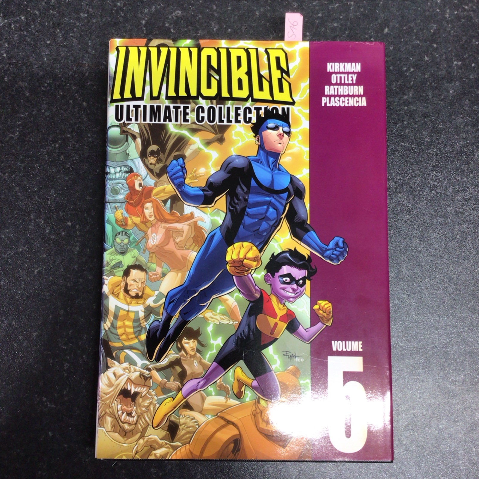 Invincible: The Ultimate Collection Volume 5 - HardBack Ottley, Ryan