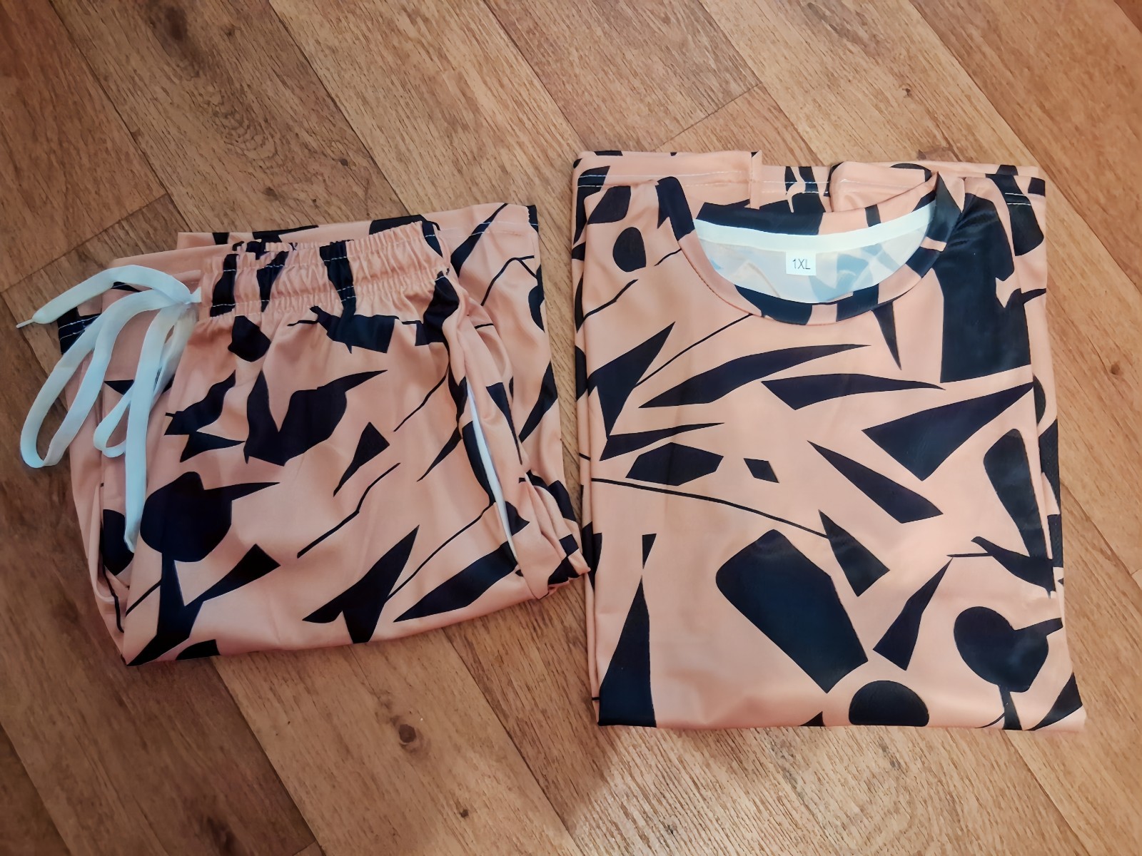 Women's 2-Piece Outfit Set Tan Brown/Black Abstract Tee + Drawstring Shorts