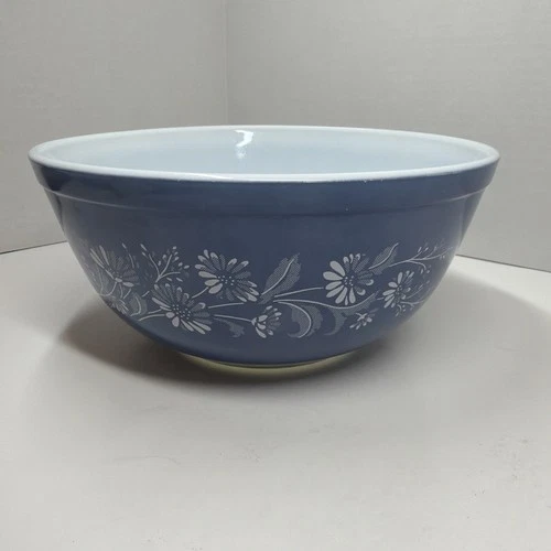 Pyrex Mixing Bowl 403 Colonial Mist Blue With White Flowers 8 ¾” 2.5 L