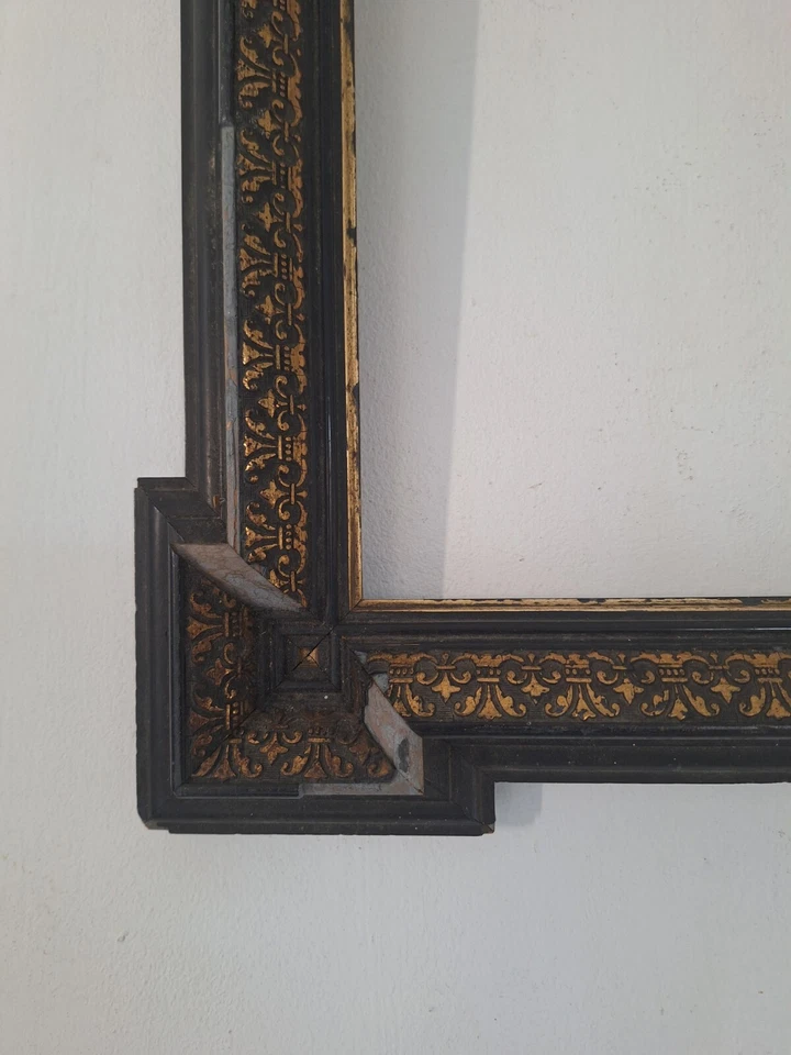 Cadre Ancien Bois Sculpté style médiéval Cadres Noir Photo Ou Tableau .  - Photo 4/4