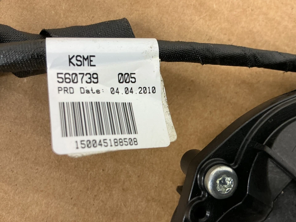 Двигатель замка задней крышки багажника BMW 740i 7 серии 2009–2015 годов выпуска 7191213 от оригинального производителя - Изображение 4 из 4