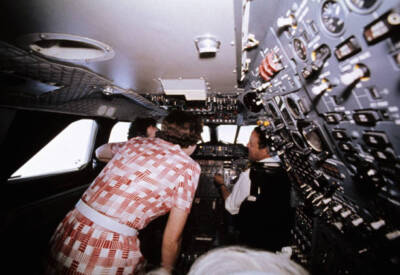 Queen Elizabeth II visiting the flight deck during her flight - 1977 Old Photo