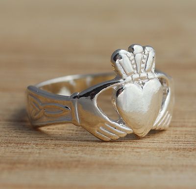 Massiv 925 Sterlingsilber Claddagh Bandring verschiedene Größen keltische Schmuckbox
