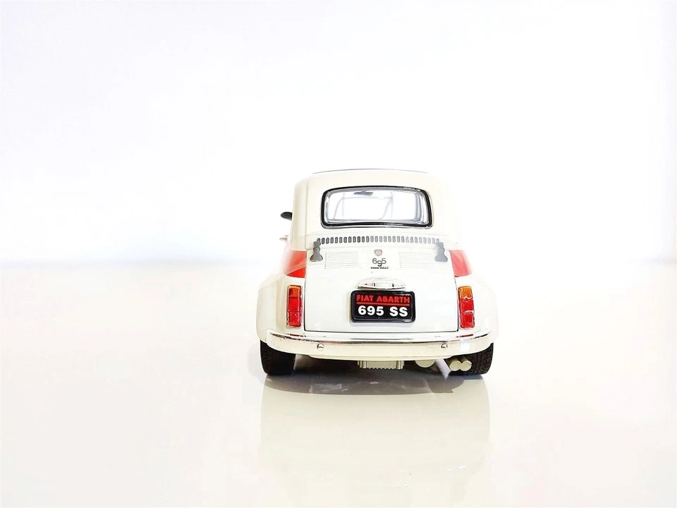 Fiat 500 Abarth 695SS Bianco del 1963 - 1/18 Road Signature - Immagine 4 di 4