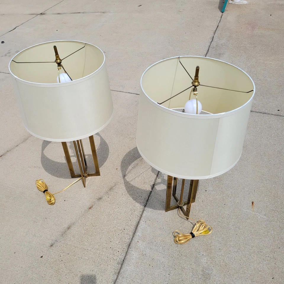 Пара высококачественных латунных модернистских ламп для восстановления оборудования оригинальные льняные абажуры для правосторонней стойки - Изображение 4 из 4