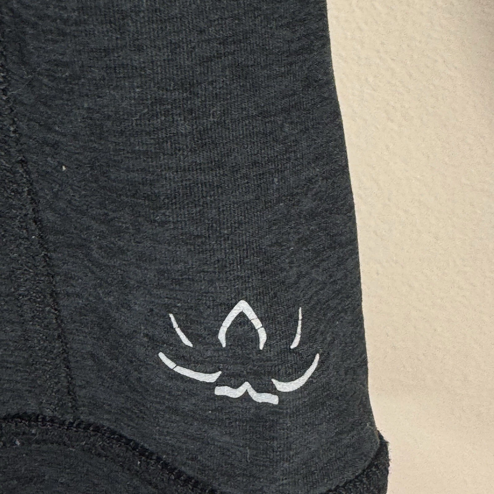 beyond-yoga charcoal gray zip up workout jacket hoodie