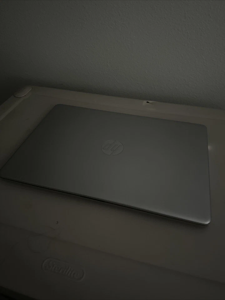 Portátil HP 15-dy2005tg | Pantalla 15 pulgadas | Pantalla táctil | PROBLEMA DE ALMACENAMIENTO LEER MÁS Foto 2 de 4