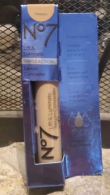 No7 Lift & Luminate Triple Action Serum Concealer Medium
