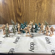 Lot A Army Men Various Colors Toy Plastic Lot of 20