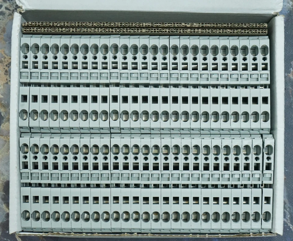 New Allen Bradley 1492-L4-B -50 Count - Image 4 of 4