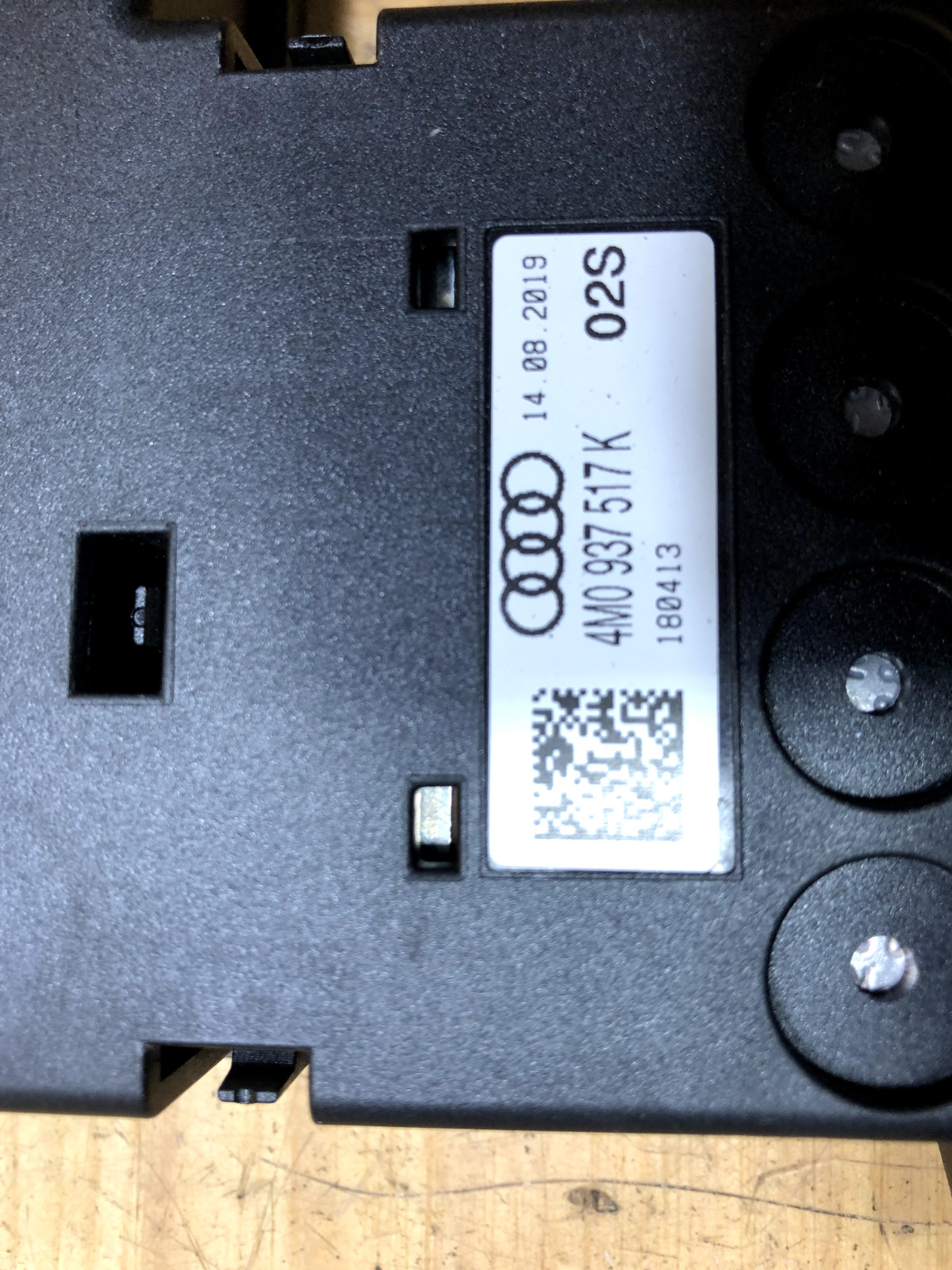 Bentley Bentayga 2016-2020 Fuse box P/N 4M0937517