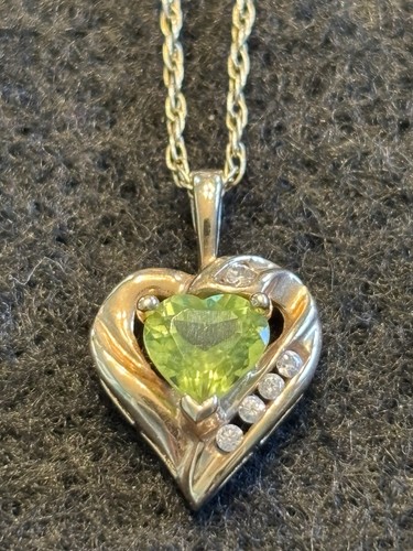 14k Yellow 20” Gold Chain Necklace w/ 10K Gold Heart Pendant Peridot Diamond